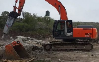 Delta на экскаваторе Hitachi ZX240 - Магадан, заказать или взять в аренду