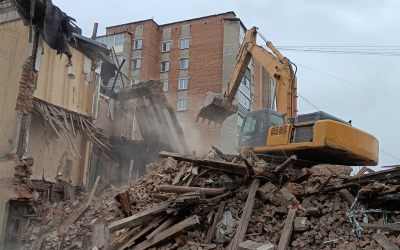 Промышленный снос и демонтаж зданий спецтехникой - Магадан, цены, предложения специалистов