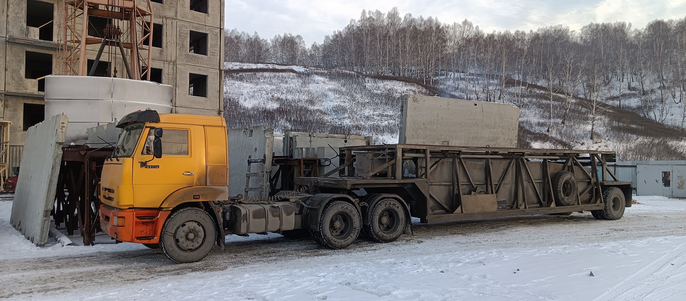 Аренда и услуги панелевозов для перевозки ЖБИ изделий в Омсукчане