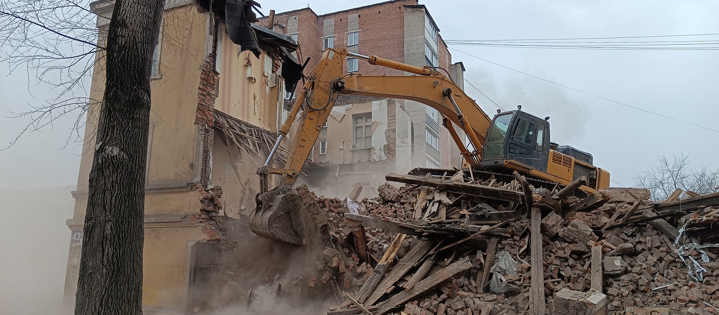 Услуги по сносу и демонтажу старых домов, строений и сооружений в Сеймчане